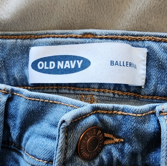 Old navy ballerina shorts - Picture 3 of 6